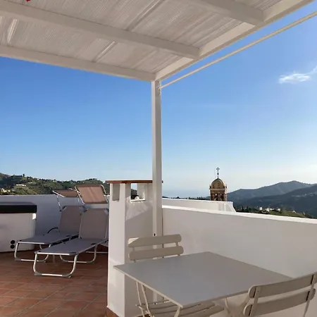 Дом отдыха Casa Millantu - Cosy House With Rooftop Jacuzzi *