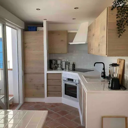 Дом отдыха Casa Millantu - Cosy House With Rooftop Jacuzzi Компета