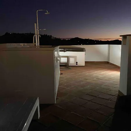 Casa Millantu - Cosy House With Rooftop Jacuzzi * Компета