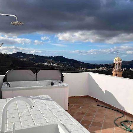 Casa Millantu - Cosy House With Rooftop Jacuzzi *