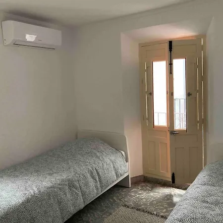 Дом отдыха Casa Millantu - Cosy House With Rooftop Jacuzzi